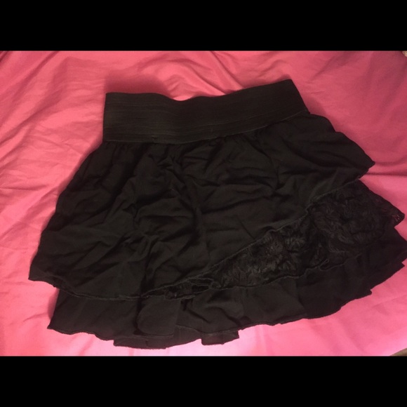 Cute Ruffle Mini Skirt - Picture 4 of 5